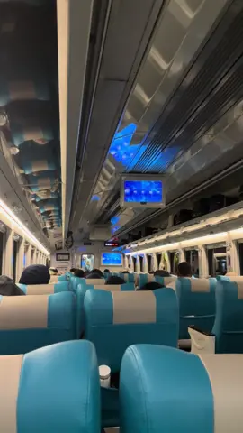 Mentahan kereta api class Eksekutif Mutiara Selatan Bandung ↔ Surabaya (PP). . . . #keretaapiindonesia #kaiaccess #kai #fyp #keretaapi 
