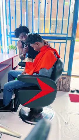 Which country you from ,With me you wil have the best cut and all ,president of drinks #🍺mood #presidentofdrinks #originaldrinker #kenyantiktok🇰🇪 #ugandatiktok🇺🇬 