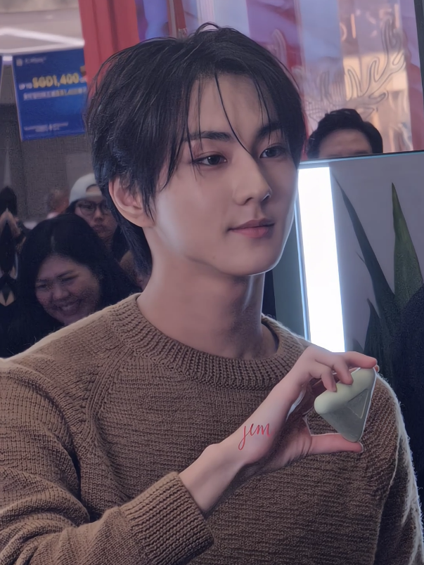 ganteng bgtt uwon🫠🫶🏻 #jungwon #enhypen #fyp #PradaBeautyHolidaysTRAP 
