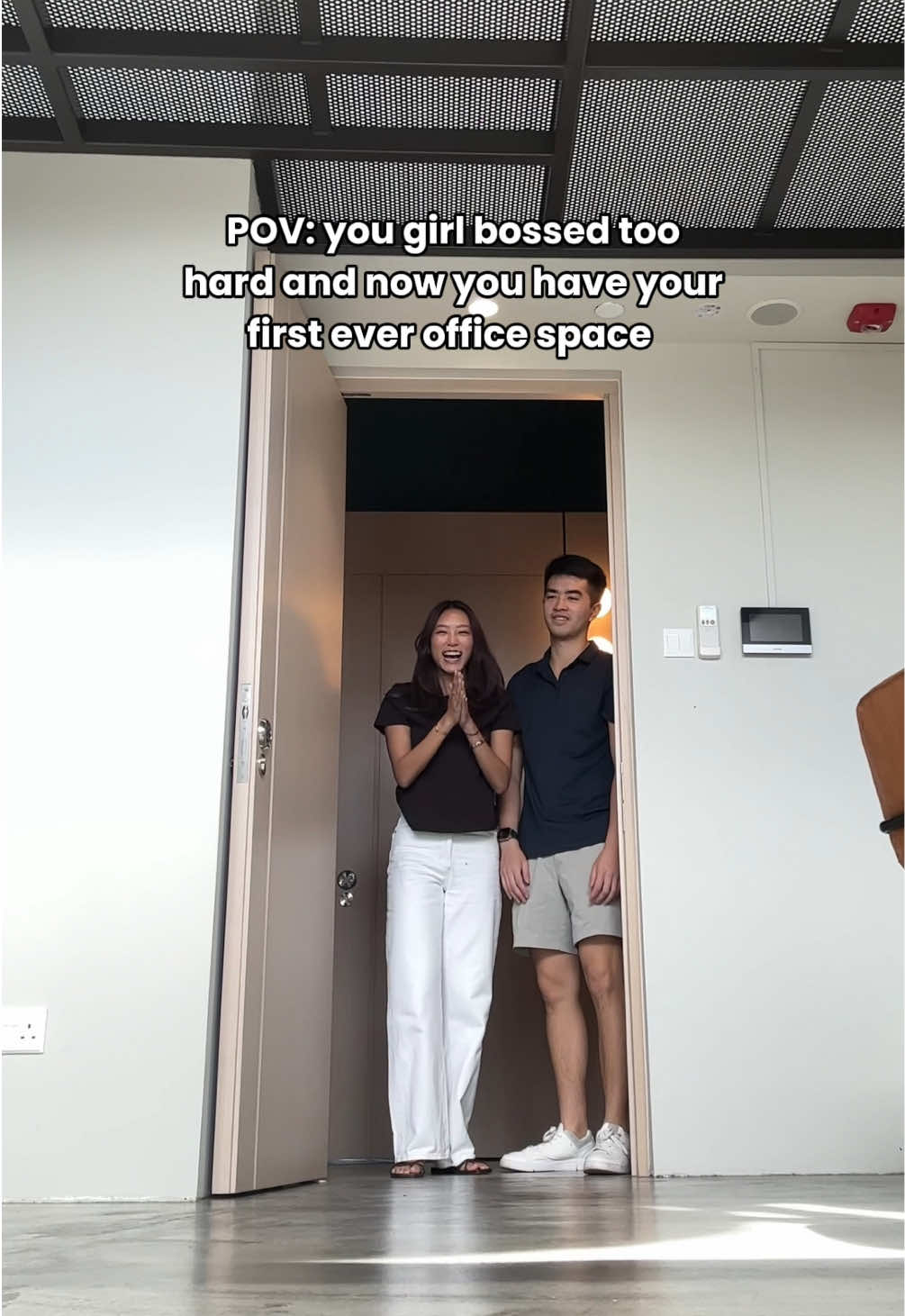 no bc I’m literally about to cry rn 😭😭 our first office space here in sunny Singapore 🇸🇬 ☀️ @get social. Is MY BABYYYY and I’m so proud of us !!!  #SmallBusiness #office #officelife #businessowner #marketingagency 
