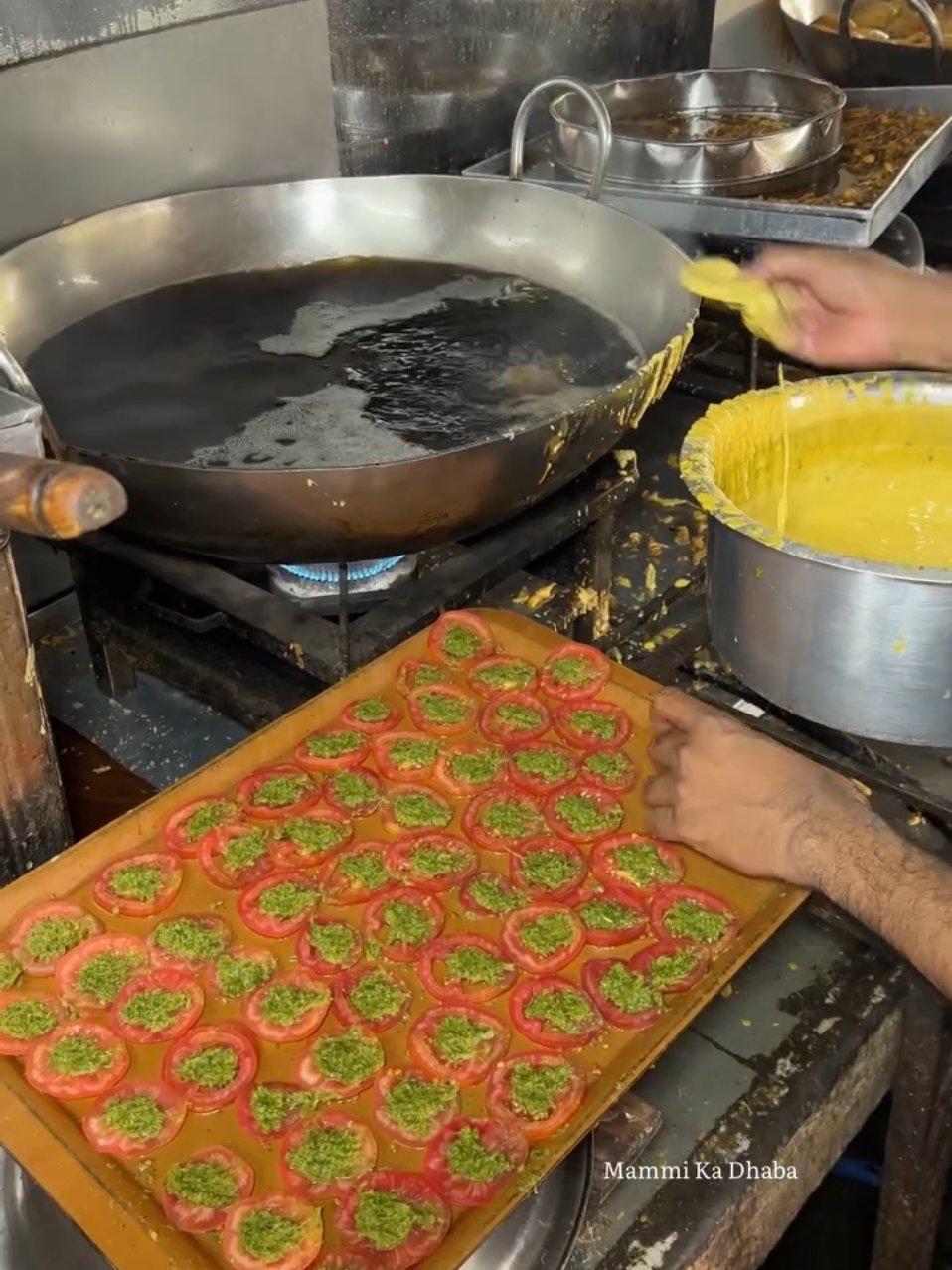 Tomato Bhajiye Khaye Hai Apne Kahi #streetfoodindia #Foodie #viralvideo #streetfood #food