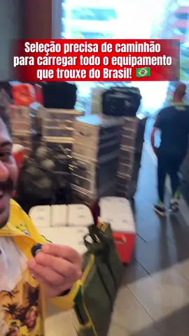 CAMINHÃO?! 🚚 É isso mesmo. A Seleção Brasileira trouxe tanto equipamento pros treinos que precisou de um caminhão e duas vans pra levar tudo ao estádio Goyang. 😱 Até barreira veio do Brasil… 😂 Você sabia dessa logística??  #SeleçãoBrasileira 