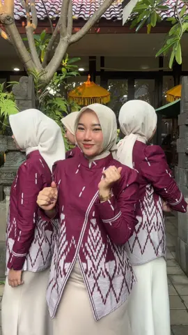 warna burgundy buat outfit seragaman cocok bgt bes, buruan jgn sampe ketinggalan cek keranjang kuning 😍🔥‼️#batikmodernwanita #outfitkondangan #outfitkerja #foryoupageofficiall #fyp #batikjanggan 