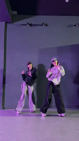 Just dance 💃🏻 @Mel 🌝 @🐆 Cầu Lông 🏸 #justdance #ladygaga #dancechallenge #fyp #viral 