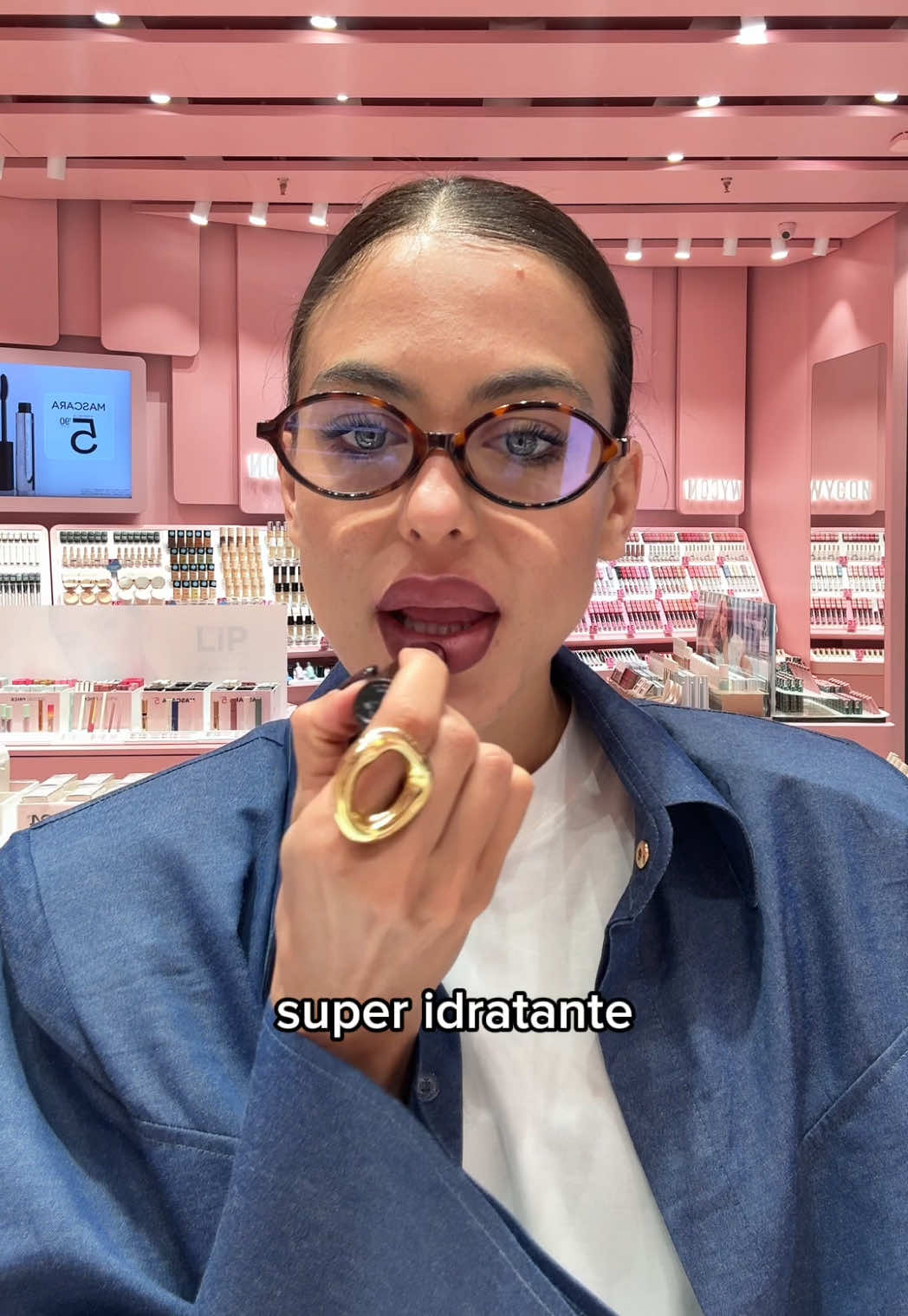 Sono passata al Fano Center per i Beauty Days 💄✨ Fino al 19 ottobre trovate promo super interessanti su skincare, make-up, profumi e tanto altro! 6 store aderiscono: 💋 Wicon 🌿 L’Erbolario 🌸 Estasi Profumerie ✂️ Cla Parrucchiere & Cla Barbiere 💊 Parafarmacia Spazio Conad Io ne ho già approfittato… e voi? 😍 #FanoCenter #BeautyDays #invitedby #beautydaysfanocenter #centrocommercialefanocenter   