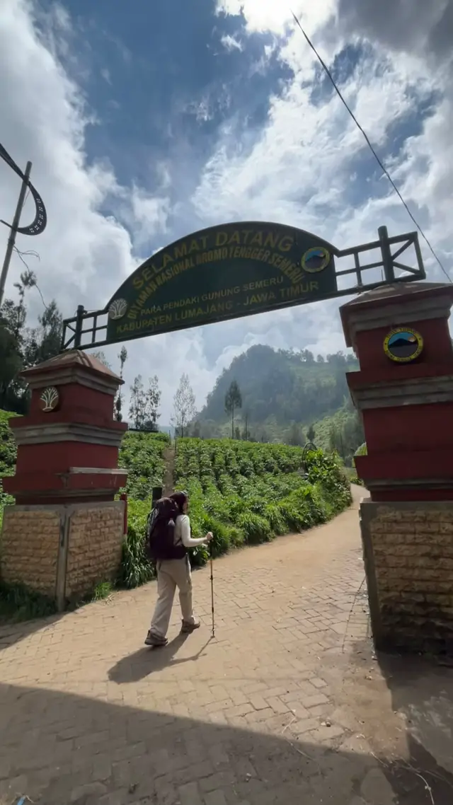 #ranukumbolo #ranukumbolosemeru #rakum #ranupani #fyp #semeru #lumajang #pendakicantik #pendaki #pendakian #jawatimur #travelling 