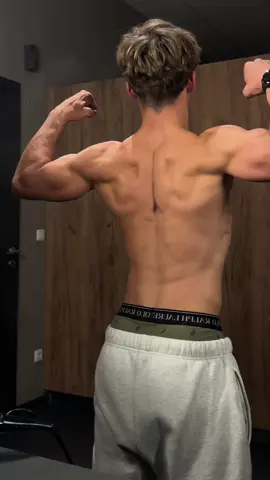 2009#leanbuild #gymstyle #aestheticfit #lockedin #athletevibes