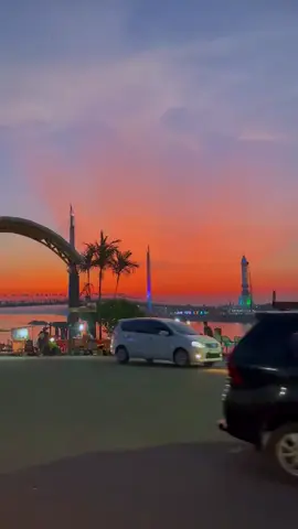 #sunsetjambi#jembatangentalaarasy #vibesjambi #masukberanda #lewatberanda 