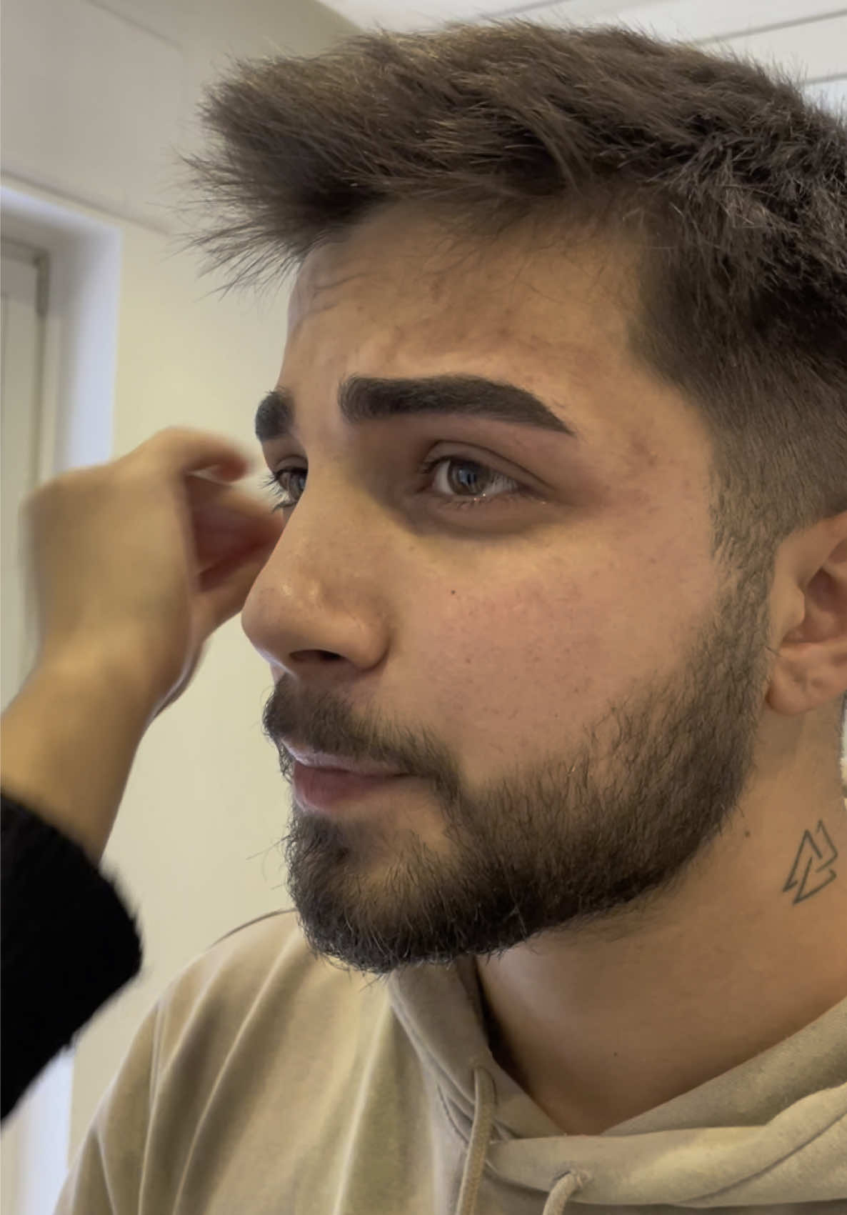 4D Anatomik Erkek Kaş Tasarımı 💥 Karizma artık geçici değil, kalıcı! 4 seansta 360° lazerle tasarımı sabitliyoruz ⚡️ Doğal, net ve maskülen bir görünüm için biz buradayız 👊🏻 #fyppppppppppppppppppppppp #fyp #fypage #keşfet #keşfetteyizzz #fypシ゚ #DidemOzkanBeauty #erkekkaş #kaş #