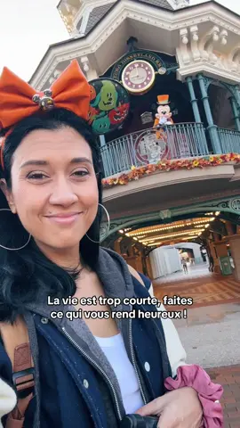 Et si ce qui vous rend heureux c’est d’aller à Disney : c’est okay !  @Disneyland Paris ✨ @Disney Parks #disney #gratitude #life 
