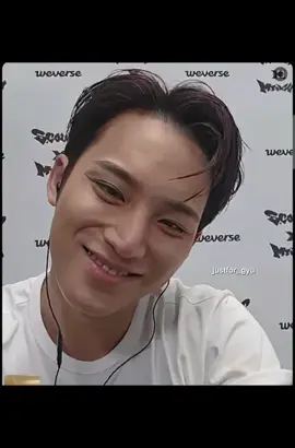 Jangankan bintang ming, 1 universe juga bisa gue kasih (becanda deng) 🥰🥰 251004 weverse fansign cxm #mingyu #mingyuseventeen #seventeen #carat #kimmingyu 