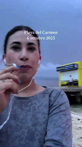 Estoy modorra amigos y como que no me puse bien el blush jajaja ya es 6 de octubre 🫶🏼 se esta pasando rapidísimo #playadelcarmen #clima #amamecerenplayadelcarmen 