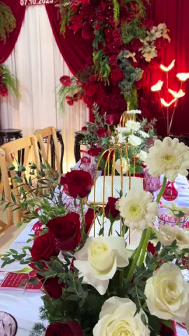 Gia tiên tone đỏ trắng cho cô dâu #giatienphuyen #damcuoiphuyen #giatiencaocapphuyen #trangtrigiatien #xuhuong #trangtrigiatienphuyen #trangtrigiatiendaklak #giatiendaklak #giatiencaocap 