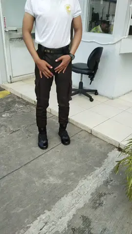 🎯 Ide Slogan / Tagline 1. “Kunci Cepat, Siap Bertugas” 2. “Genggam Kecepatan, Gaya Profesional” 3. “Tali Putar — Praktis & Tangguh Untuk Setiap Tugas” 4. “Selalu Siap, Tanpa Ribet” 5. “Desain Canggih, Kenyamanan Maksimal”#sepatupdl #sepatupdltaliputar #semuaorang #trending #ijinmelintas🙏🙏🙏 