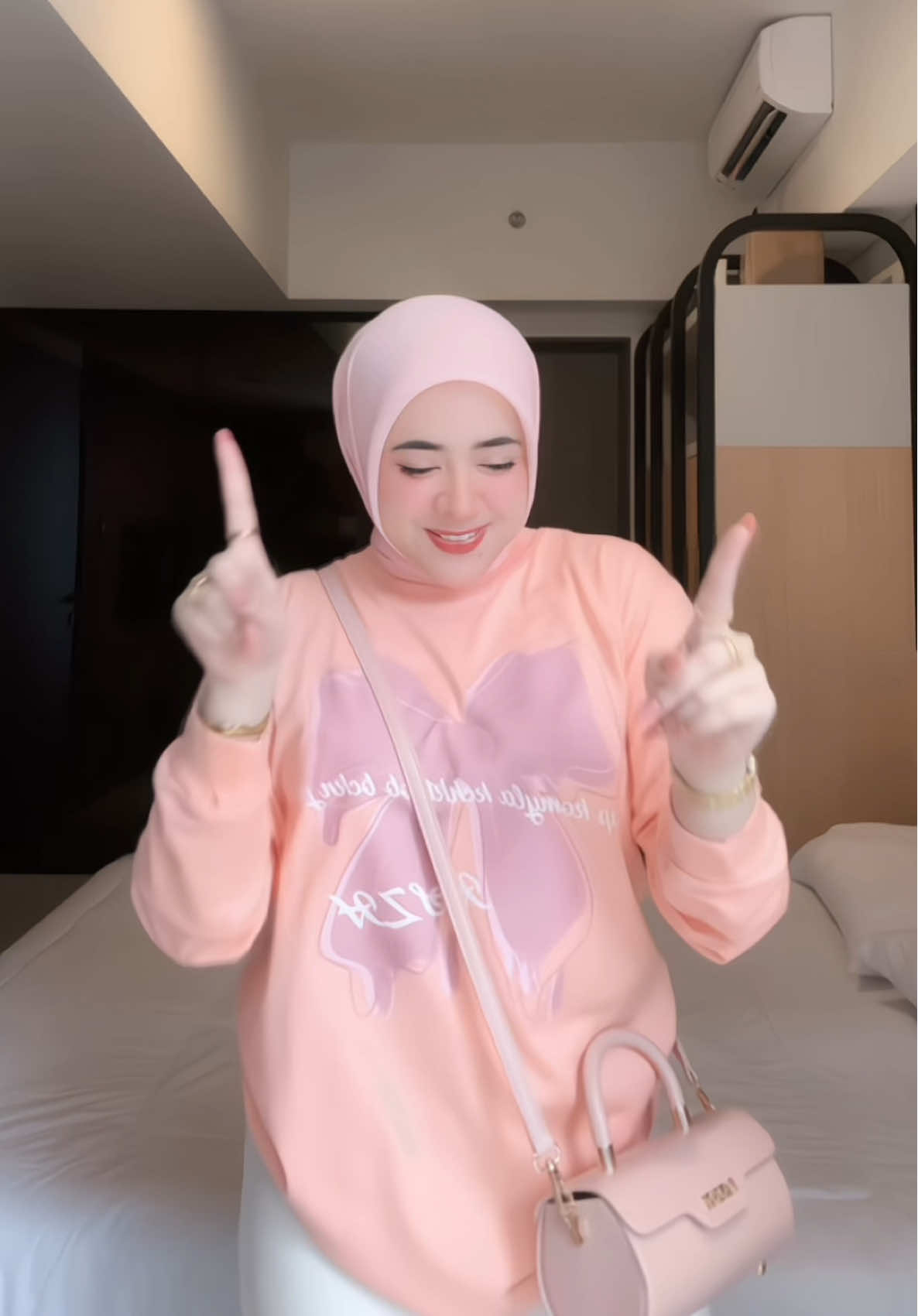 so cute kaos oversize coquette🫶🏻🎀 #kaos #bajukaos #kaosoversize #kaoslenganpanjang #kaoswanita 