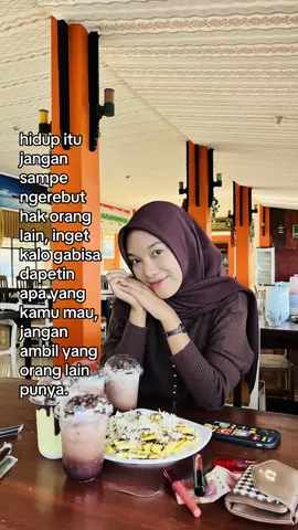 cantik itu bukan soal wajah, tapi tentang gimana kamu nggak ngambil yang bukan milikmu. #fyp #selfreminder #highvaluewoman #quotes 