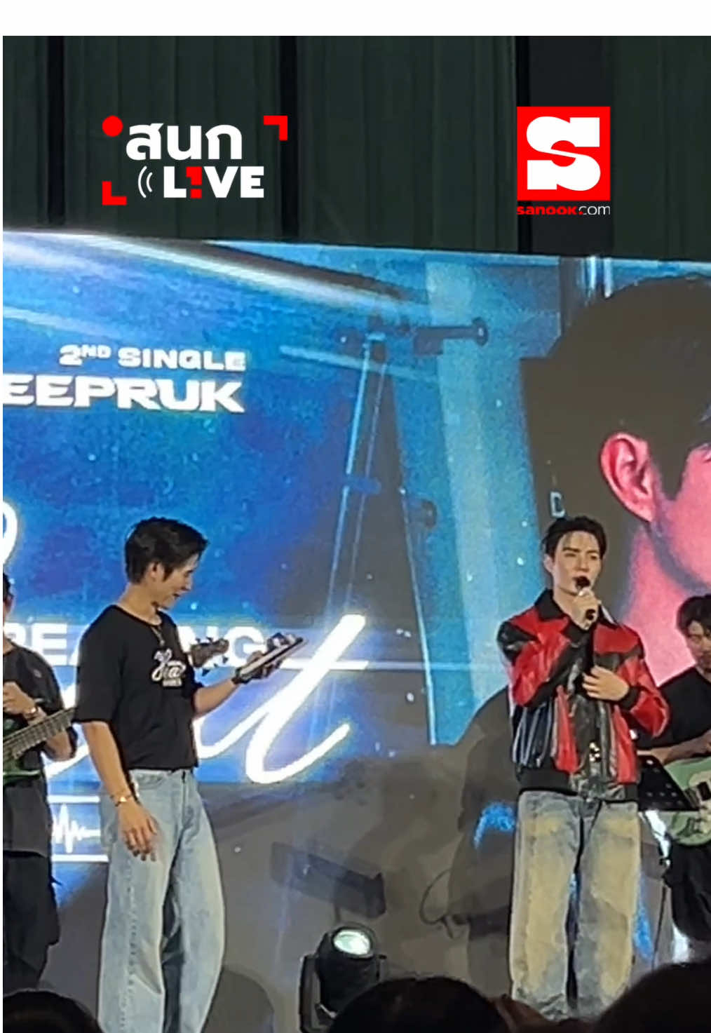 “Breaking Heart Station (สถานีอกหัก)“: พิธีกรสัมภาษณ์ ซี พฤกษ์ พานิช ถึงช่วงเวลาที่ทำเพลง Breaking Heart Station🎶 2ND SHOWCASE OF ZEEPRUK   #ZeePrukPressConStation #ZeePruk  #BreakingHeartStation #ZeePruk2ndSingle #sanook 
