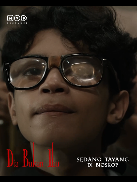 Ke mana ibu yang dulu hangat dan perhatian? Vira dan Dino curiga Dia Bukan Ibu! 🫵🏼 Tonton Dia Bukan Ibu di bioskop terdekat sekarang! 💀 #DiaBukanIbu #FilmDiaBukanIbu #MVPPictures #Rekomendasifilm #Filmhoror 