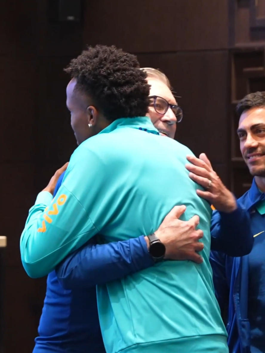 Eder Militão reencontra Carlo Ancelotti na Coréia do Sul.