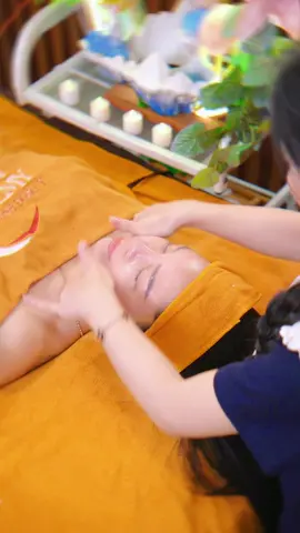 💫 Không cần cố gắng thêm nữa – chỉ cần ngồi yên, để bàn tay vỗ về mệt mỏi. #massage #spa #duongsinhtrunghoa #tangthivan #tangthihuong 