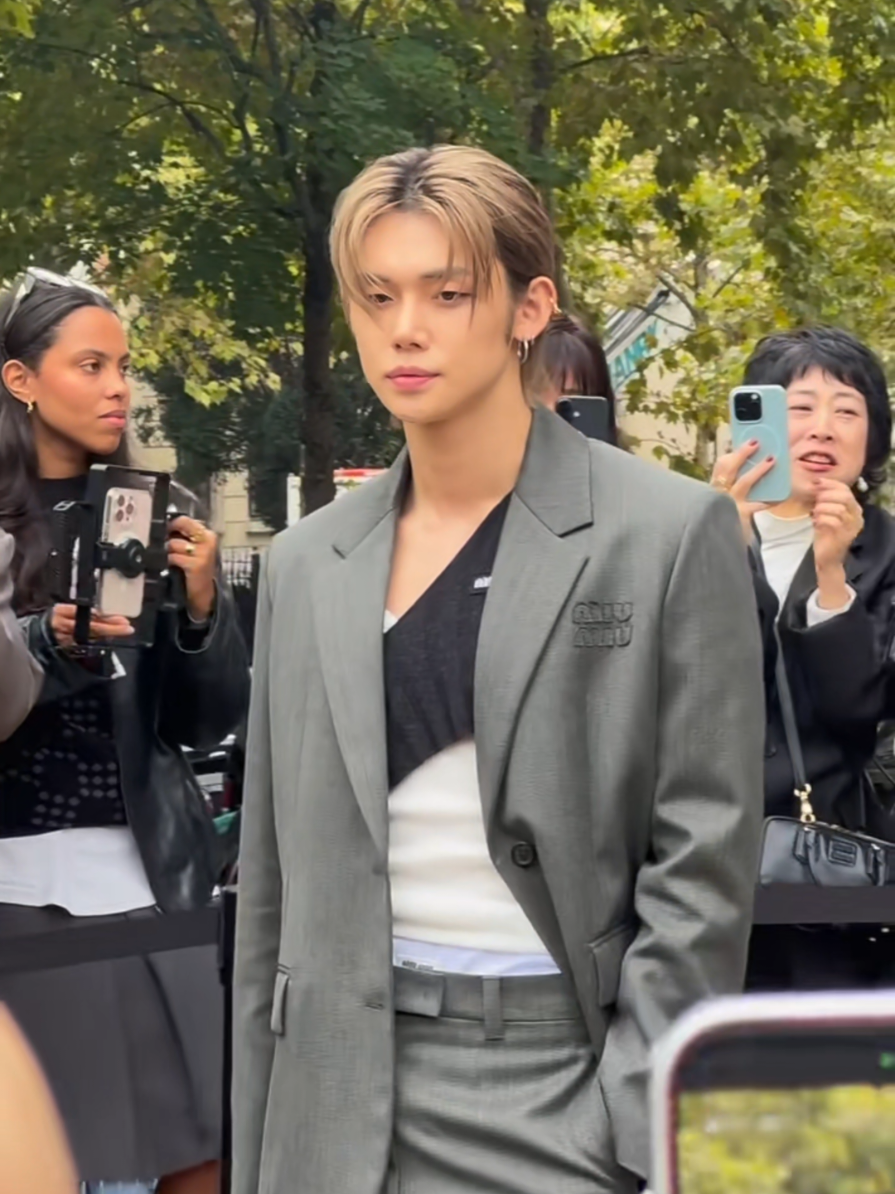 #YEONJUN #YEONJUNxMiuMiu #MiuMiuSS26 #Paris #FashionWeek 
