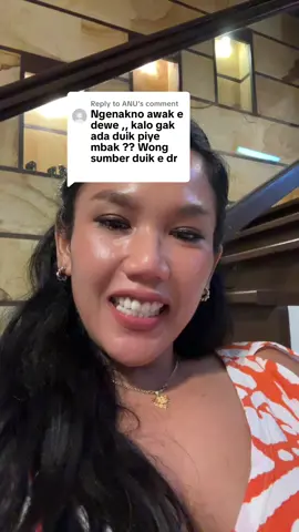 Replying to @ANU nyenengin diri tidak harus dengan biaya banyak say, cukup mandi bersih, sisiran, kelihatan bersih, senyum di depan kaca sambil ucapkan kata kata indah untuk diri sendiri 💜💜💝💝💝💝 Inshallah hati lebih merasa plong dan bahagia 