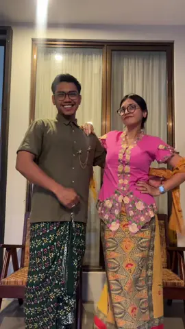 kalau nikah sama aku otomatis harus bisa pergi berkain 😛🫵🏼 #berkain #kebaya #fitcheck #outfitideas #fyp 