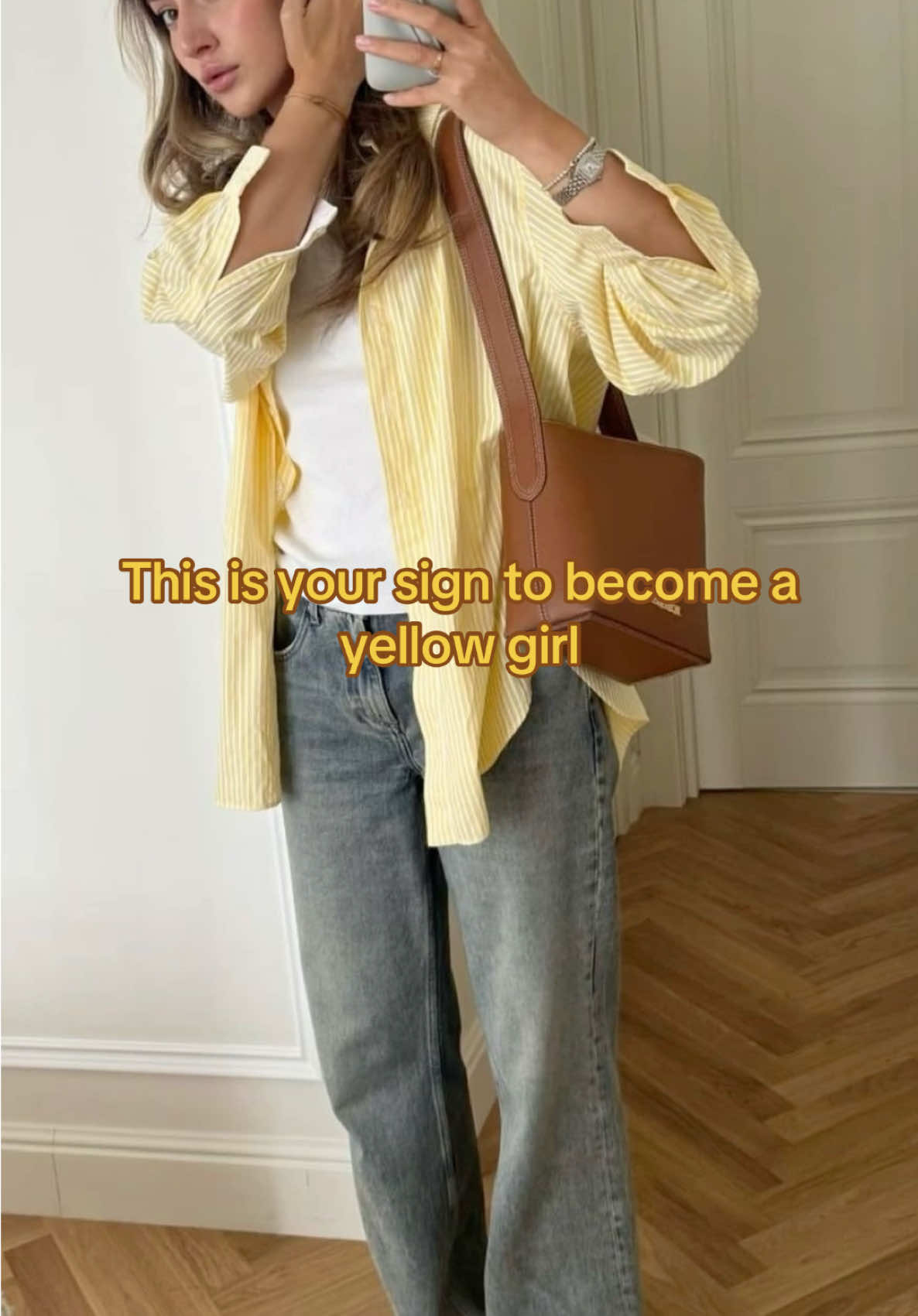 A yellow autumn is amazing, isn’t it? 💛🌻🐝🌼🔅🍂 #yellowgirl #autumn #outfit #inspo 