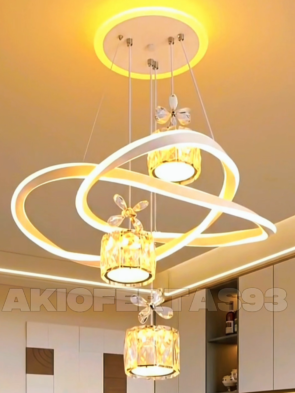 ✨ A joia que faltava na sua sala de estar! 👑 ​Sua sala merece uma peça principal! 🪄 Este lustre pendente, com seu design moderno estilo 