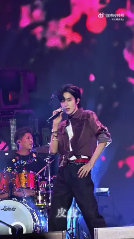 怎麼可以這麼會扭😎✨️ #huangxing #黃星eliot #eliothuang #251006 #xingqiu 