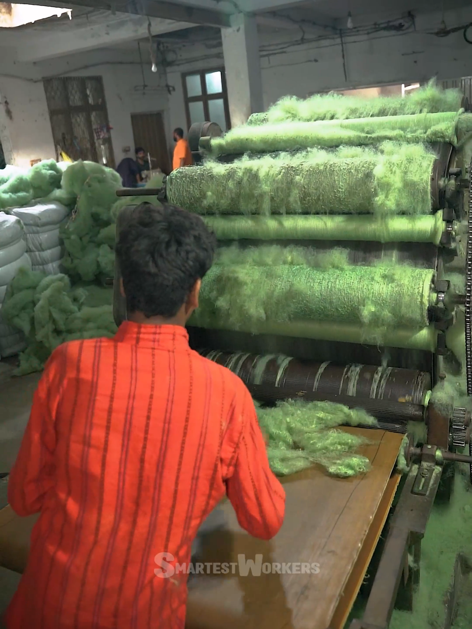 How Quilts Are Stuffed and Sewn Efficiently: Factory Process