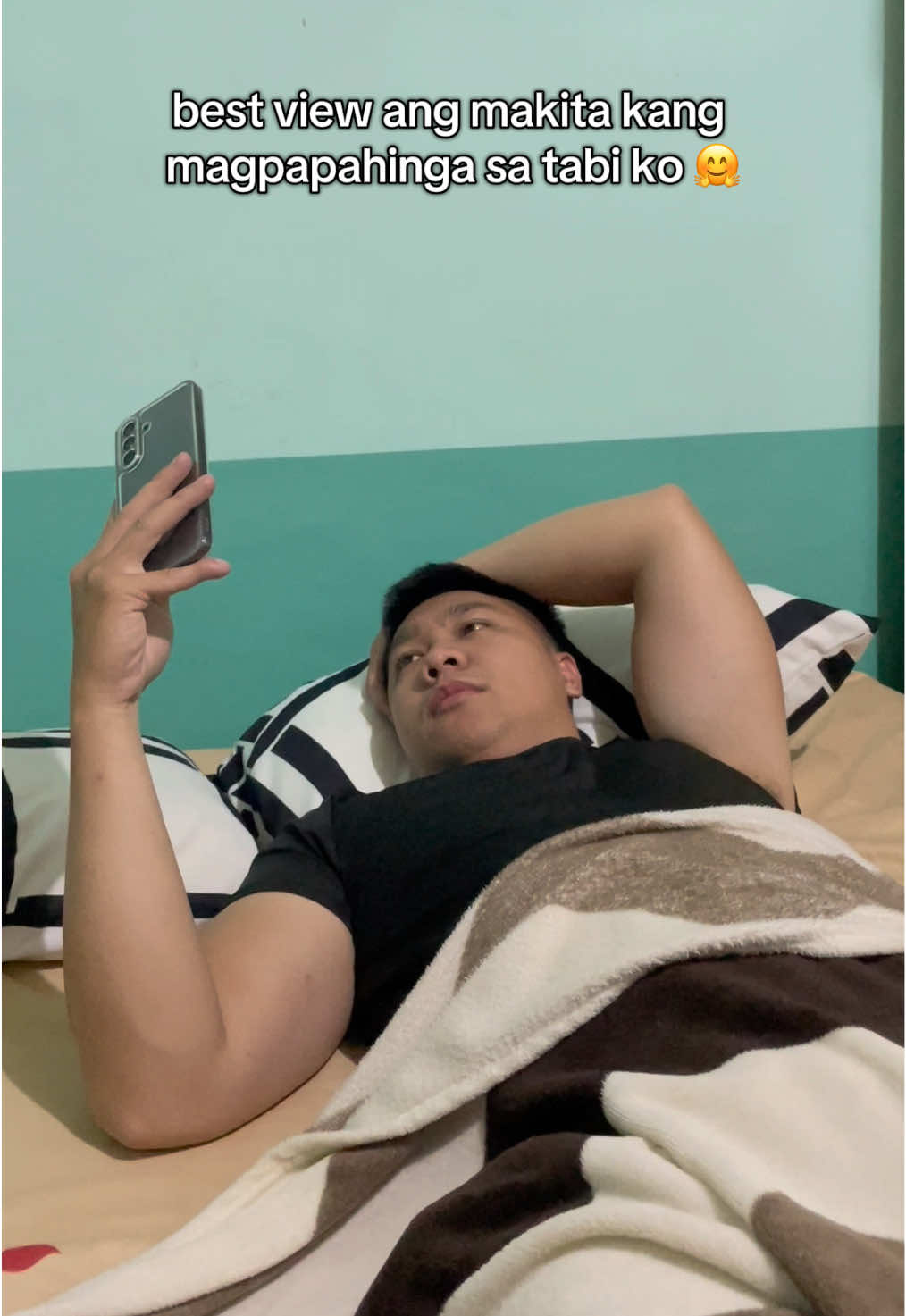 Off-duty si sir, makakapagpahinga ng magkatabi 🥺👮‍♂️🫶 #puliswife #husbandwife #marriedlife #fyp 