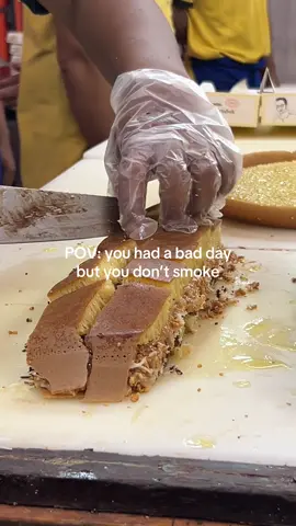 POV: you had a bad day but you don’t smoke 😝 Best martabak 10/10, beda dari yang lain, adonannya enak banget, tapiii harganya terbilang cukup mahal untuk ukuran martabak 🙏🏼 #kulinerjakarta #fyp #makananenak #martabakmanis #martabakpecenongan43 