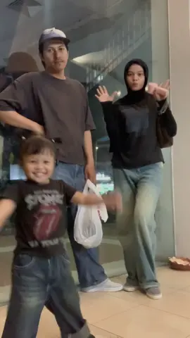 Welcome back 👋🏻 #outfits 