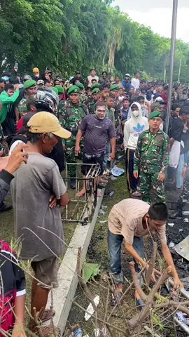 Di antara ku dan besi 🤣🤣. #fyp #rayapbesi #demopttimah #pttimah #bangkabelitung 