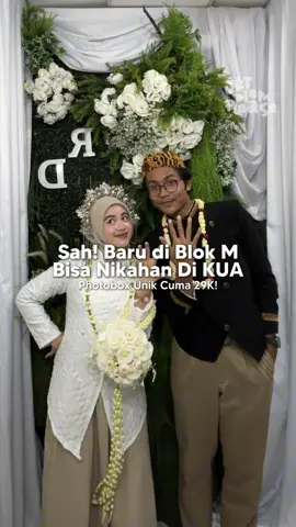 Sah‼️ Ada Photobox Ala KUA Di Blok M😭 Kaum jomblo save dulu aja videonya, kesini pas ada doi aja ya😗 Jujur tema Photoboxnya out of the box, gemes banget. Beneran mirip kaya di KUA, pilihannya ada Photobooth KUA dan venue wedding ya🤣 Affordable! Per photobox only 29K ya per sesi✨ Buruan kasih tau doi kalian sekarang! Jangan lupa make a sweet moment di sini ya😍 #jktdiemplease #placetogojkt #photoboothjakarta #negarablokm 