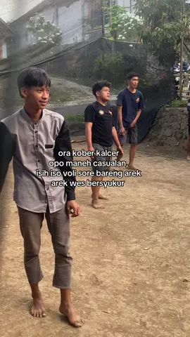 ndadak dijak ngopi ambe sepatuan yo ndaa bisaa🥹 #limousin #volleyball #foryoupage 