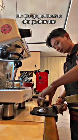 paling ga bisa liat meja bar kotor😌#fyp#barista #baristaproblems #baristalife #fyppppppppppppppppppppppp 
