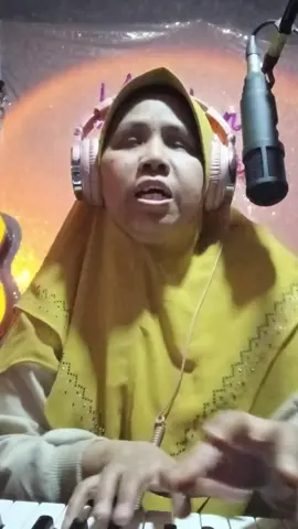 teman-teman tahu nggak sih yang nyanyi ini siapa ya,?  pelantapipulih  #suarahatiindo  #fyp  #viral  #coverbyNendenshinta  #fypppppppppppppppp 