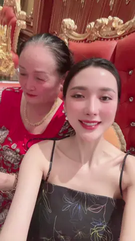 Trung thu bên mẹ yêu#ncollagen 