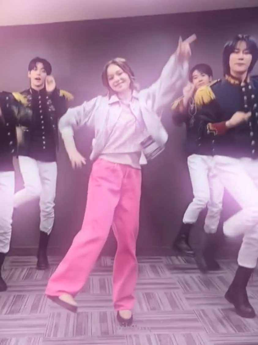 emma kpop🤭 #emmamyersedit #velocity #foryoupage