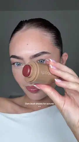 This shade from @rhode skin for winter >> 🍁🍂 #grwm #makeup #makeuphacks #blush #autumnmakeup 