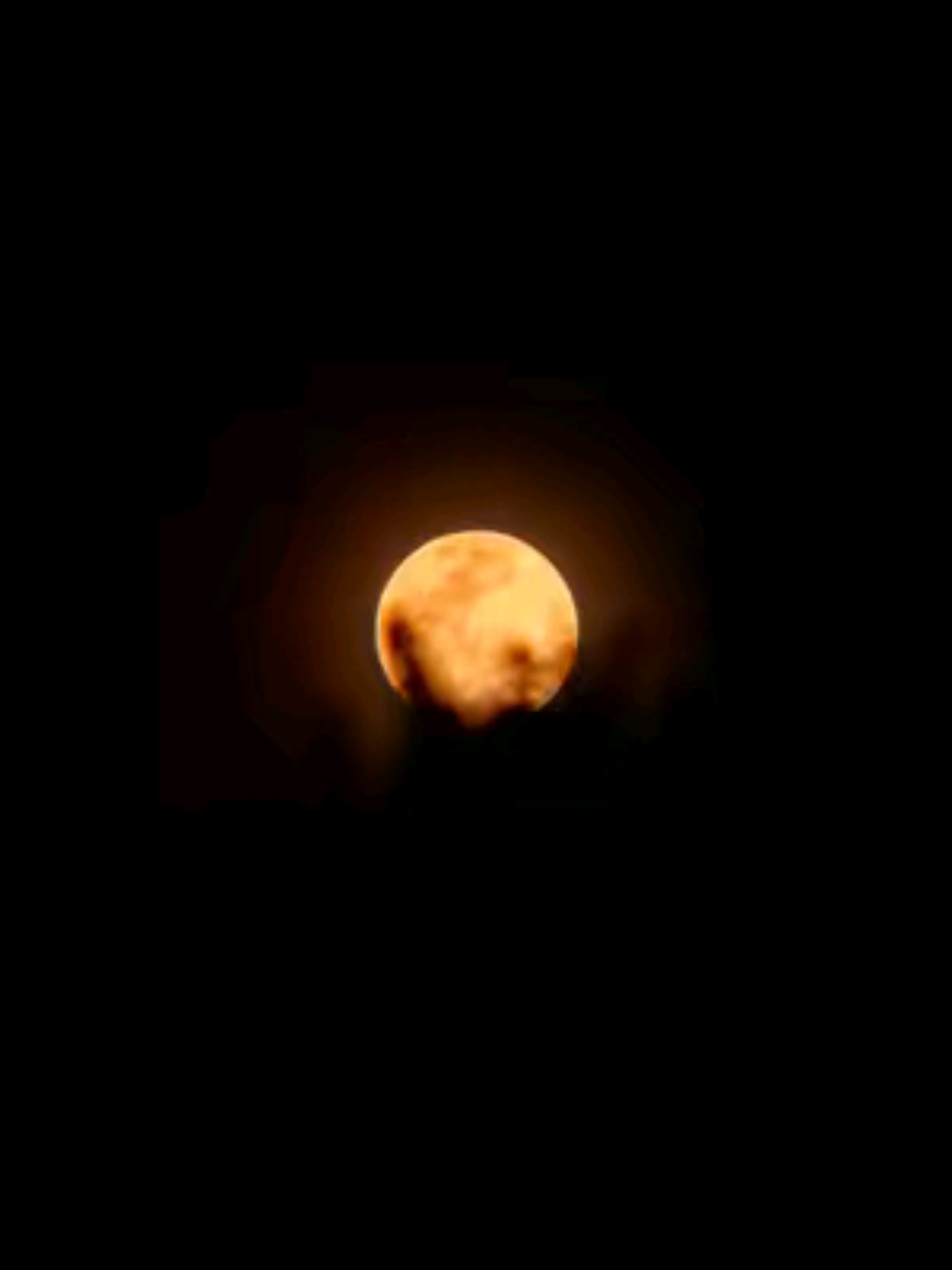 October Supermoon 🌕 Full Harvest moon 🎑✨️ Shot on Samsung Galaxy A55 5G mounted with Apexel 18x25 telephoto lens October 06, 2025 📍 Calamba city, Laguna #harvestmoon #fullmoon #moon #astrophotography #fyp 