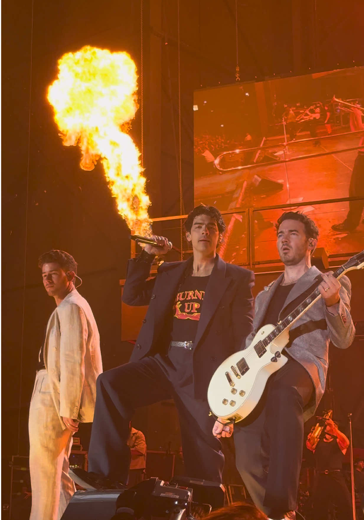 I miss the Jonas Brothers. #jonasbrothers #burninup #concerts #happyplace 