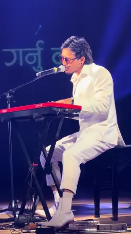 finally get to here one of my fav songs ever live🎤🎶🎹🎸 .#johnchamlingrai #johnandthelocals 