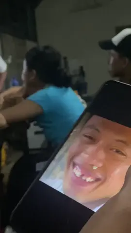 How to distract your classmates HAHAHHAHAH #foryoupage 