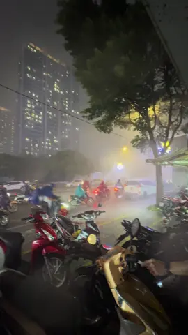 Mưa to, xoáy mạnh tại TP HCM hôm nay🥺 #bão #xoáy #mưa #tphcm #gió 