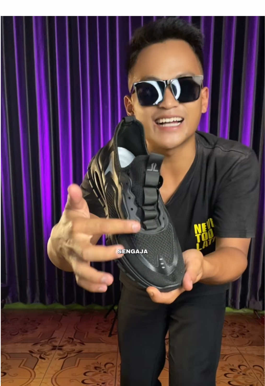 Sepatu Running dari Larocking Eclipse #promomakan1010 #promoseruweekend #sneakers #olahraga #sepatuolahraga 