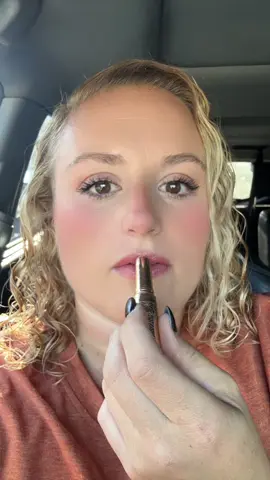 Soft, glossy lips without the sticky mess ✨ The Lip Comforter Lipstick hydrates like a balm, shines like a gloss, and feels like a dream. Perfect for your everyday glow or that effortless “no makeup” look 💄💫 ⸻ 🔥 Hashtags: #LipComforter #LipComforterLipstick #NaturalGlowMakeup #EverydayLipstick #GlowyMakeupLook 