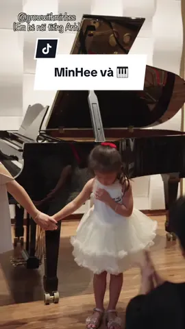 Làm chiếc clip này xong chỉ muốn ra bế cô ấy khi vẫn còn có thể bế được 🥹🥹 #growwithminhee #MinHee #EmbénóitiếngAnh #fyp #vtmgr 